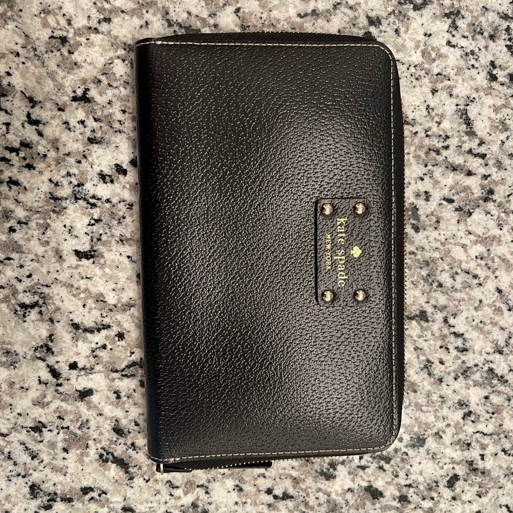 Zip Travel Wallet